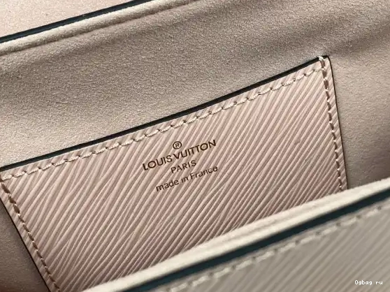 LOUIS VUITTON TWIST MM 0429